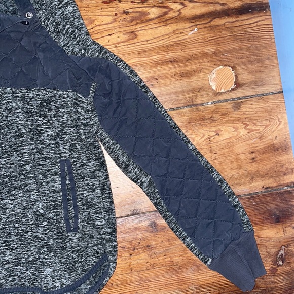 Abercrombie & Fitch Asymmetrical Snap-Up Fleece - Picture 9 of 12